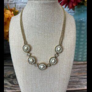 Monet w/faux pearls and rhinestones Necklace ITM700